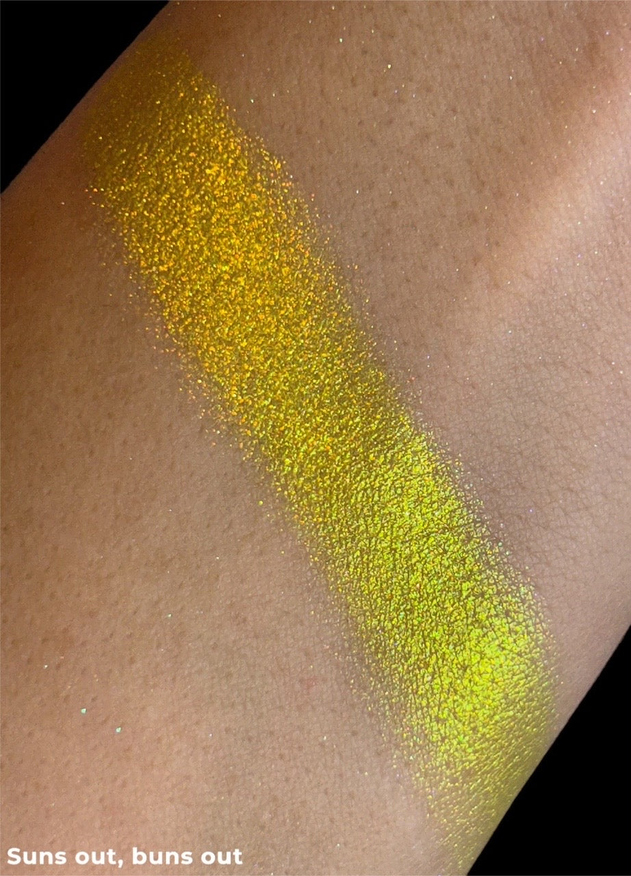 Suns Out, Buns Out Eyeshadow/Highlighter/Topper